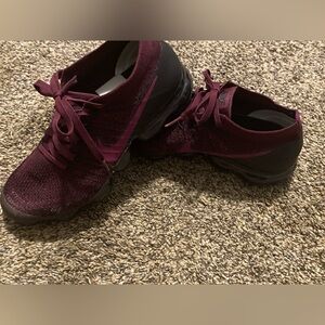 WOMANS NIKE VAPORMAX SIZE 8.5